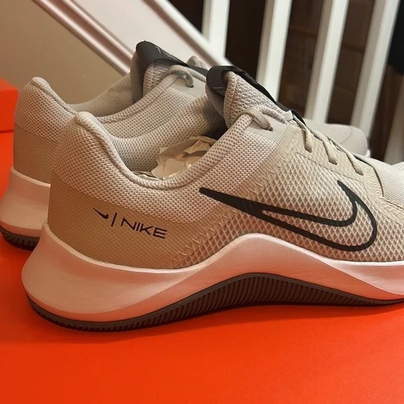 Nike Men's MC Trainer 2 Photon Dust Training Shoes